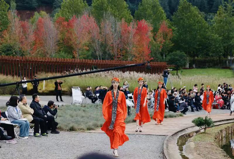 在秦岭脚下体验生态艺术交织盛宴 感受秦岭万物和合之美